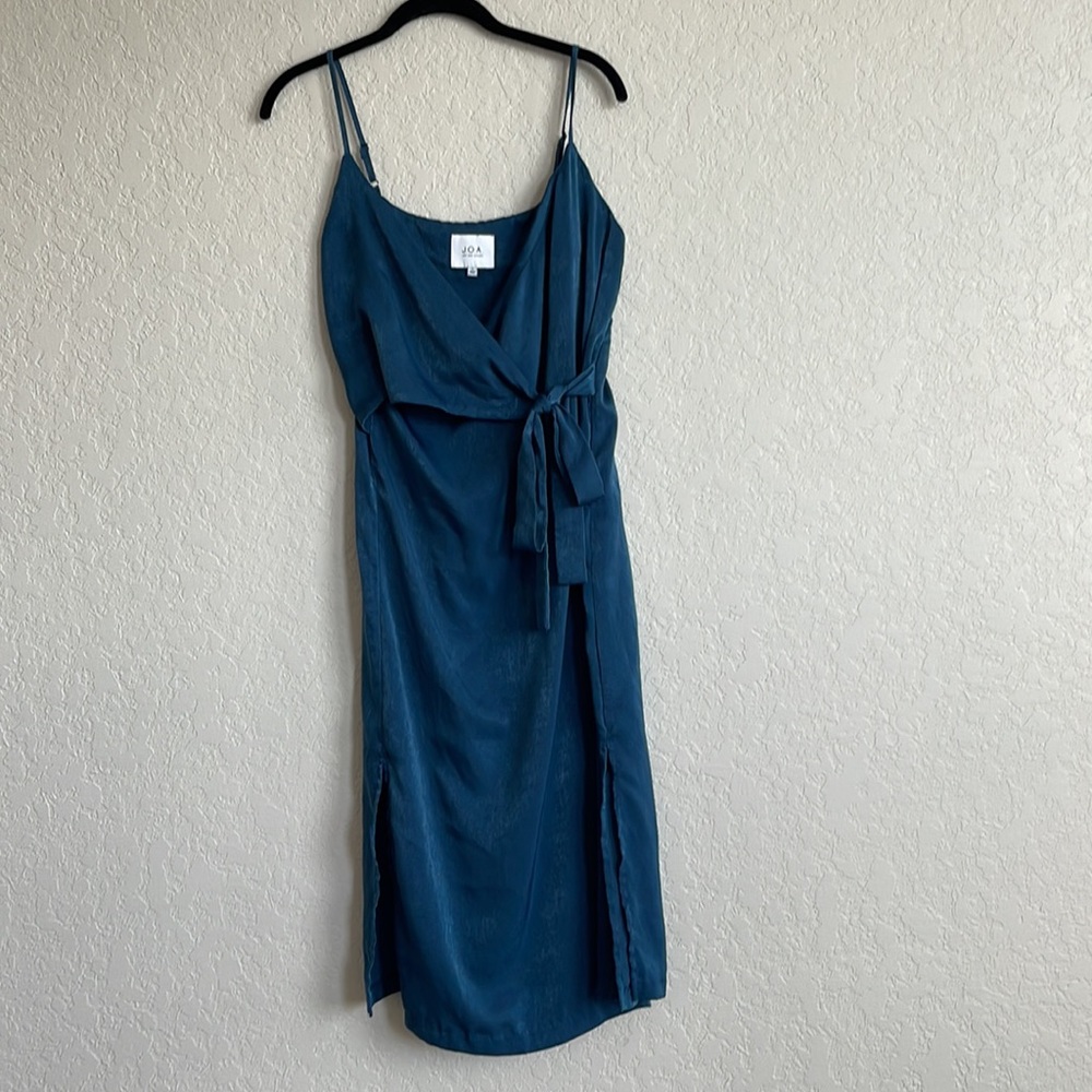 JOA | FALL IN LOVE TEAL BLUE SATIN MIDI WRAP DRESS - Picture 4 of 10